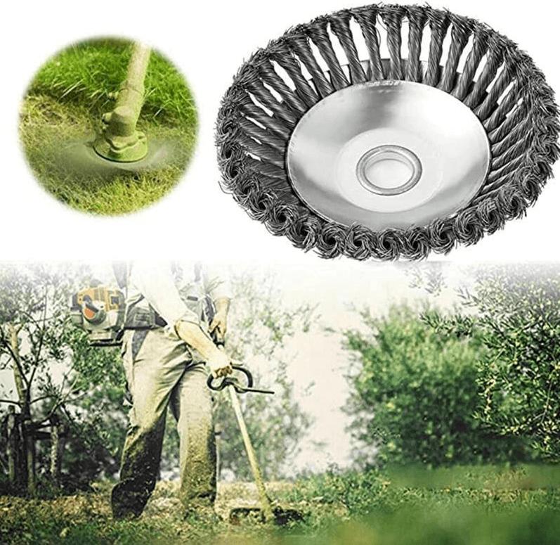 Närbild av stålborsthuvud för trimmer samt person som klipper ogräs