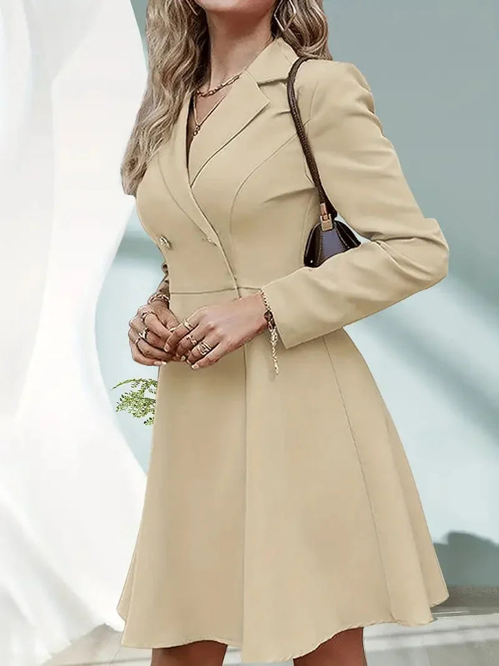Aprikosfärgad trenchcoat för damer i trendig design för ytterkläder