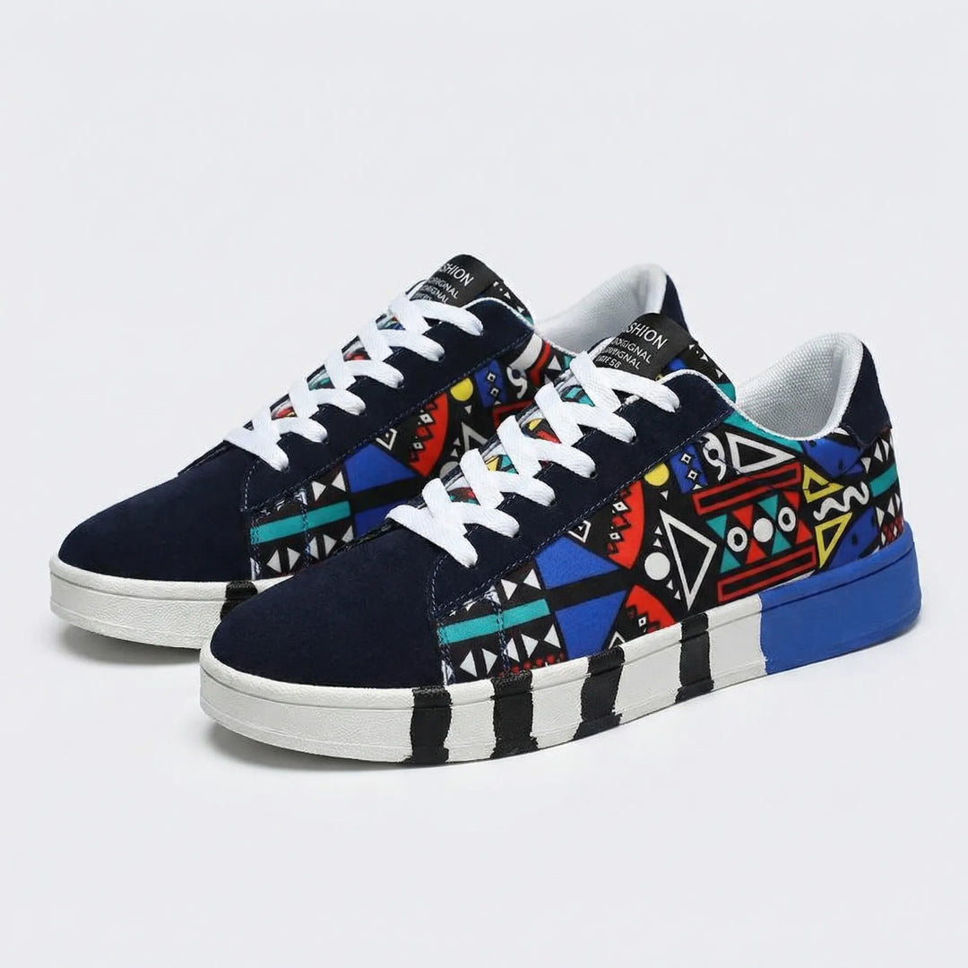 Närbild på snörning och plös på unisex sneakers med grafiskt mönster