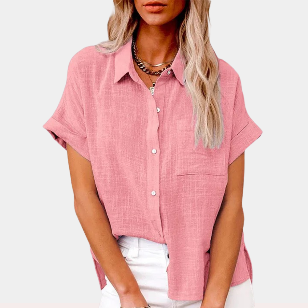Beige sommarskjorta i lätt material med knäppning och korta ärmar