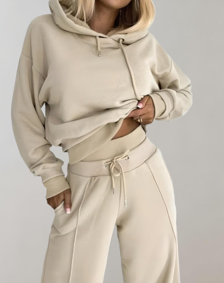 Avkopplad loungewear och resedräkt i skön modell för dam [[lstfy-media:9]]