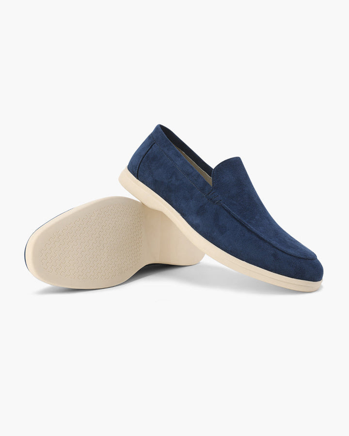 Moderiktiga slip-on skor för män i mjuk mocka