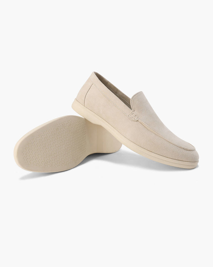 Mångsidiga slip-on skor för herrar i elegant utförande
