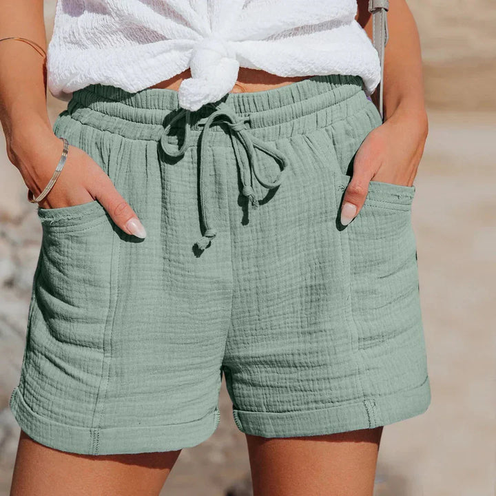 Gröna sommarshorts för dam med ledig passform utomhus