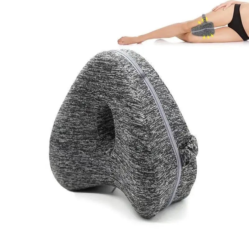 Närbild på minnesskum i den ergonomiska knäkudden för bättre sömn