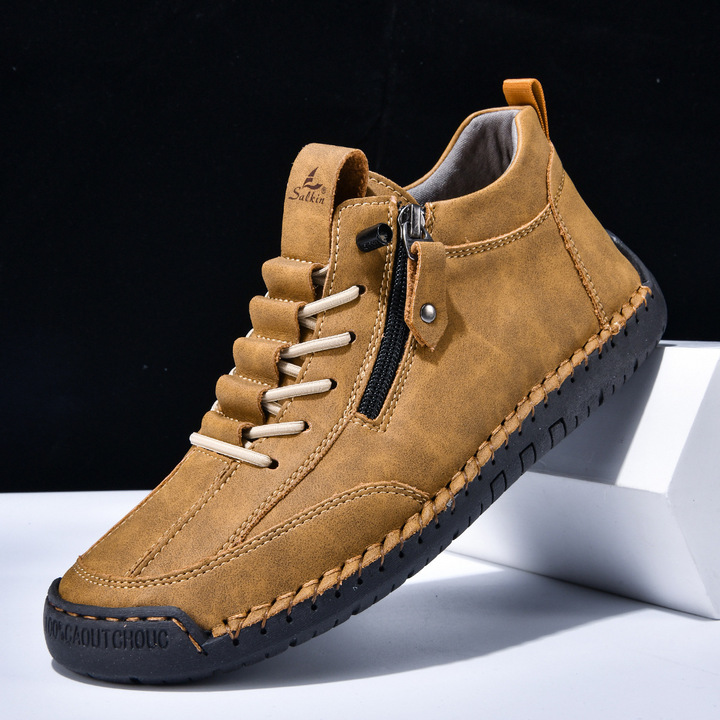 Bruna herrskor i nubuck med praktisk dragkedja från sidan
