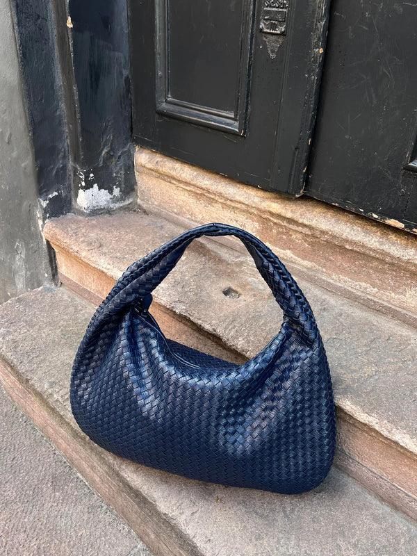 Flätad slouch väska för dam, perfekt som accessoar till vardags