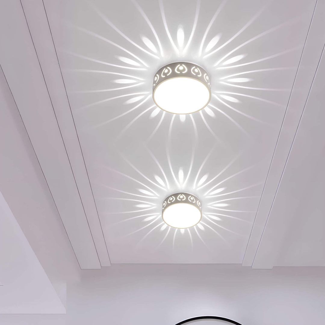 LED taklampa från vinkel som visar den slimmade profilen för modern belysning