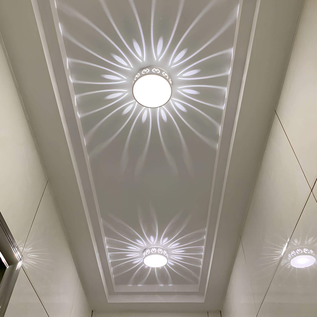 Aurora LED taklampa i modern miljö som visar den stilrena designen för takbelysning