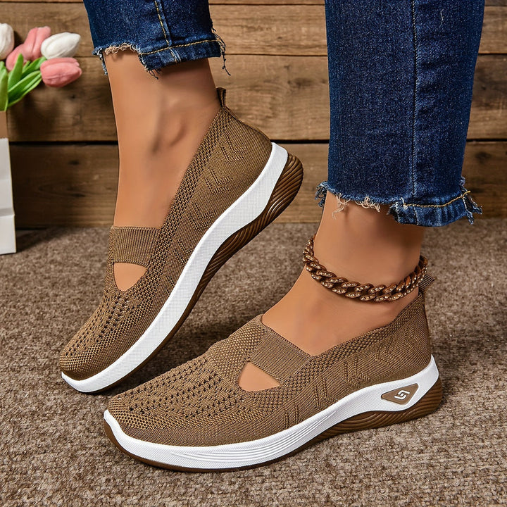 Detaljbild på ergonomisk sula hos ultralätta dam sneakers