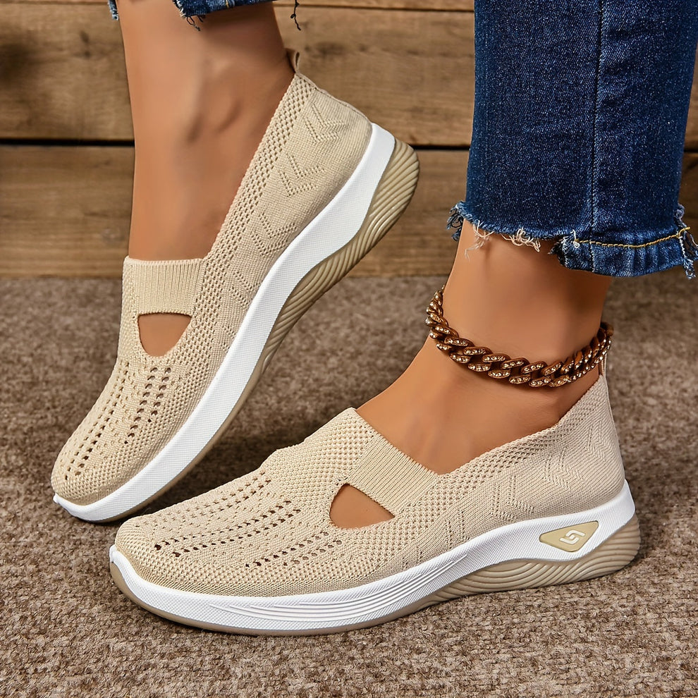 Nära bild på flexibelt tyg och ovandel på slip-on skor för dam