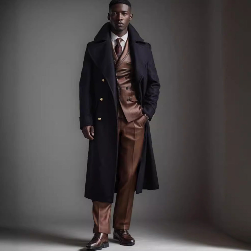 Svart höstjacka och vinterkappa i lång modell med knappar för herrmode