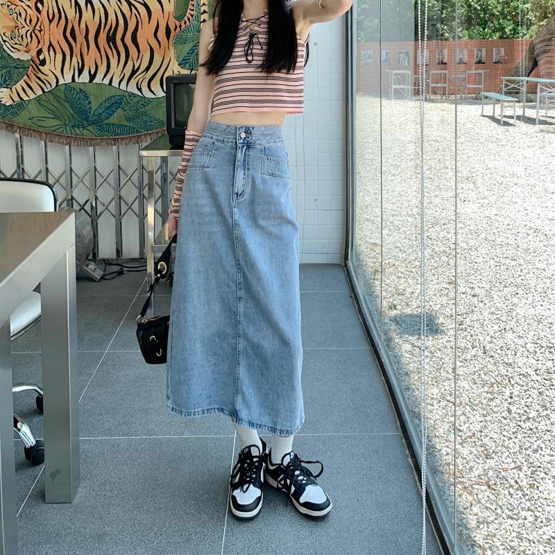 Ljusblå dam midikjol med hög midja och slits för en stilren vardagslook