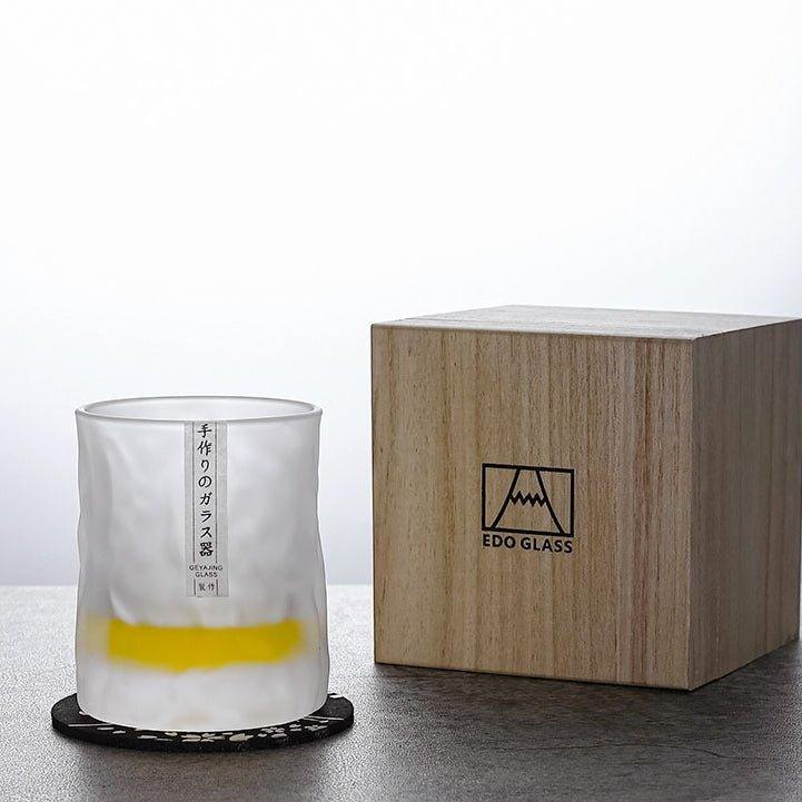 Exklusivt hantverk av japanskt glas för eleganta stunder med whisky