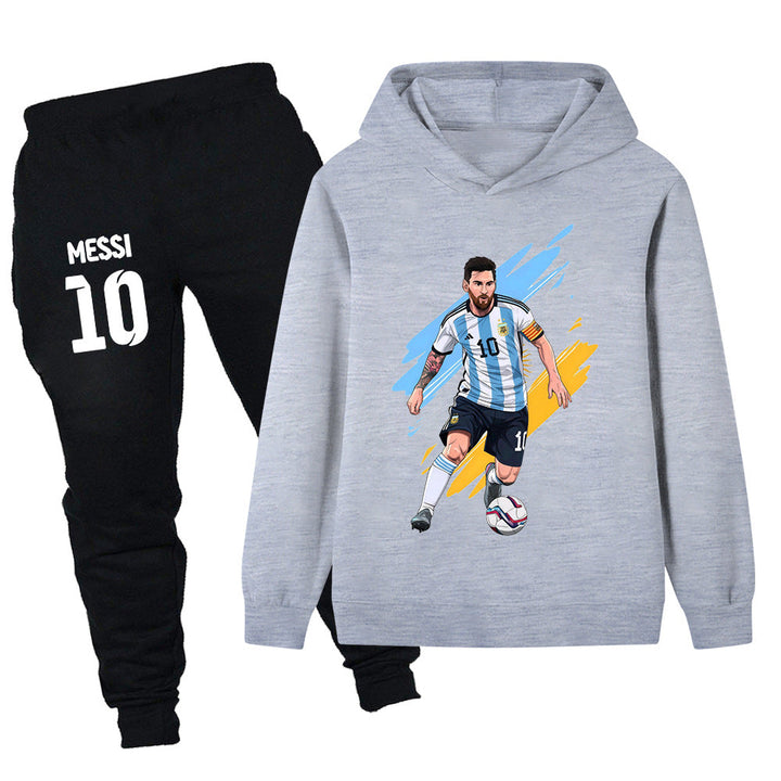 Barn i Lionel Messi träningsoverall som visar flexibel passform