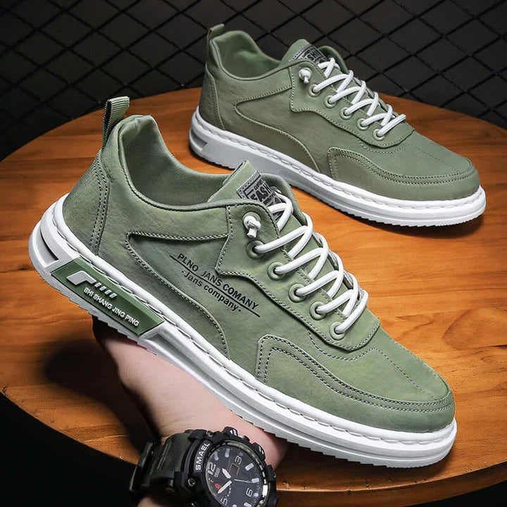 Klassiska ortopediska herrsneakers i grön färg med vit sula