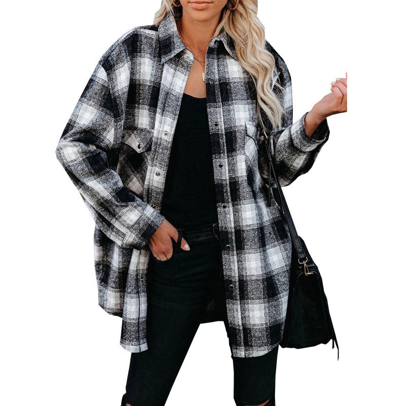Manschett med knapp på långärmad rutig dam skjortjacka