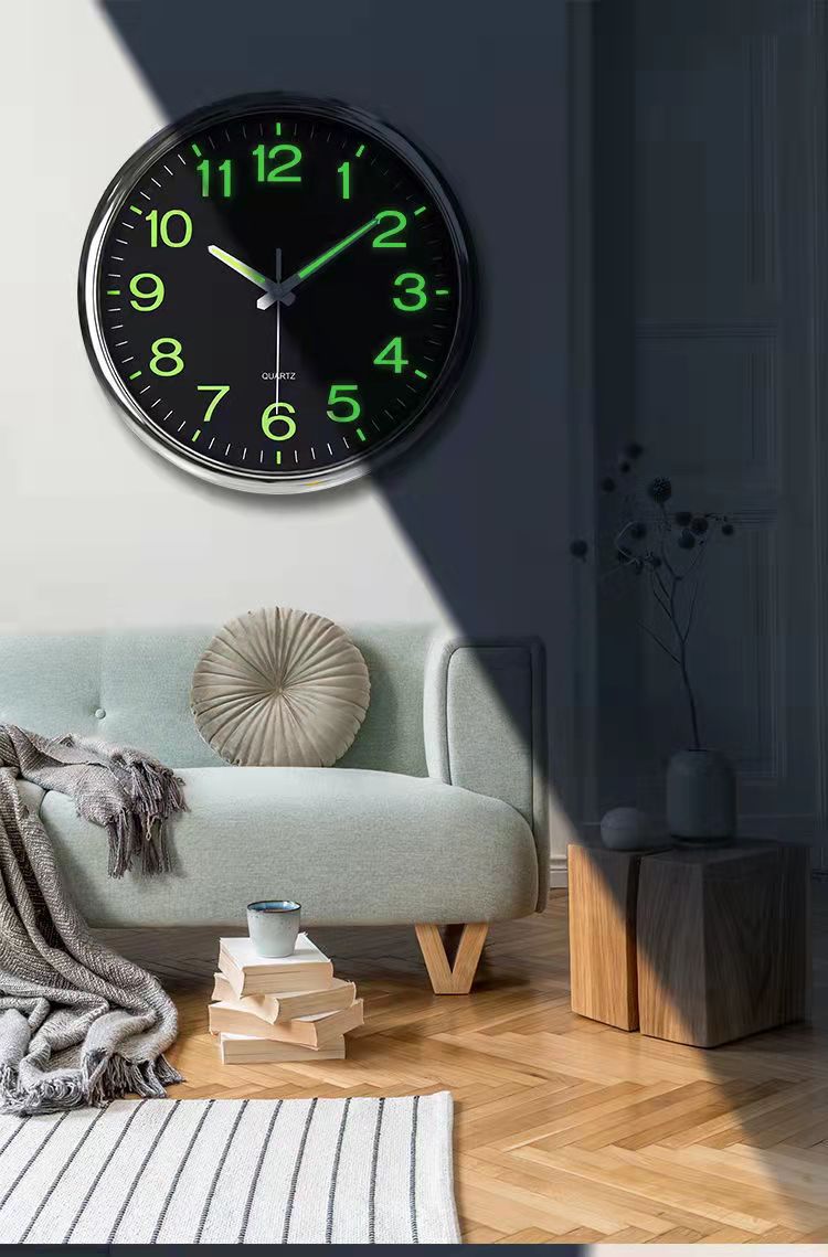 Ljudlös väggklocka för hem och klassrum i modern design