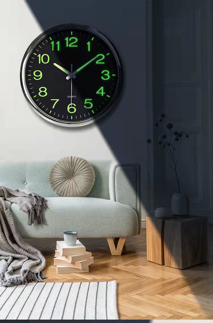 Ljudlös väggklocka för hem och klassrum i modern design