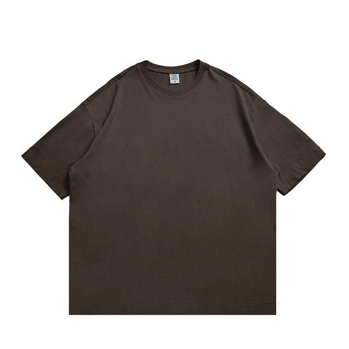 Minimalistisk t-shirt i neutral färg för tidlöst mode