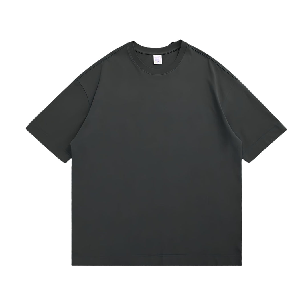 Detaljbild på halsringningen av en unisex t-shirt