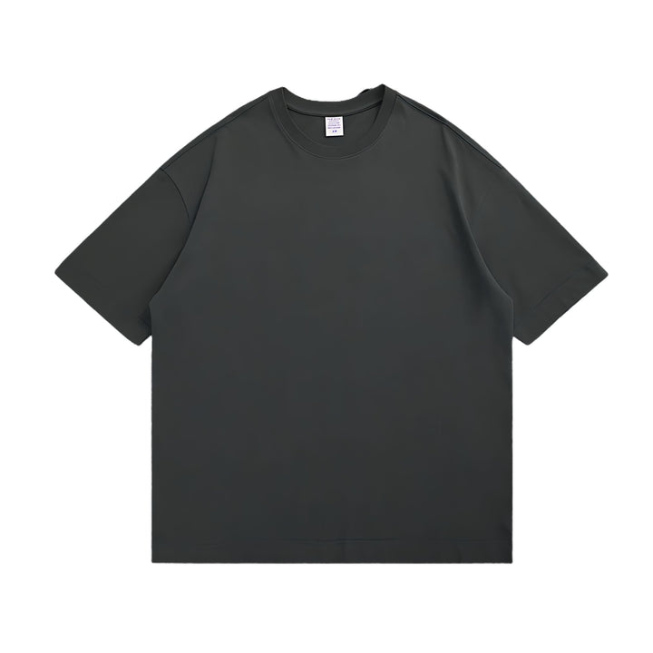 Detaljbild på halsringningen av en unisex t-shirt