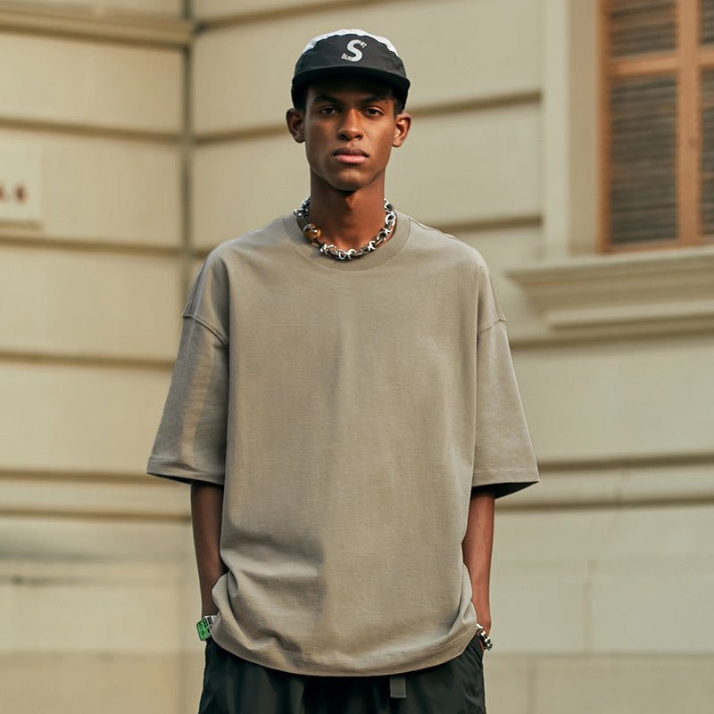 Svart oversize t-shirt för en stilren och avslappnad look