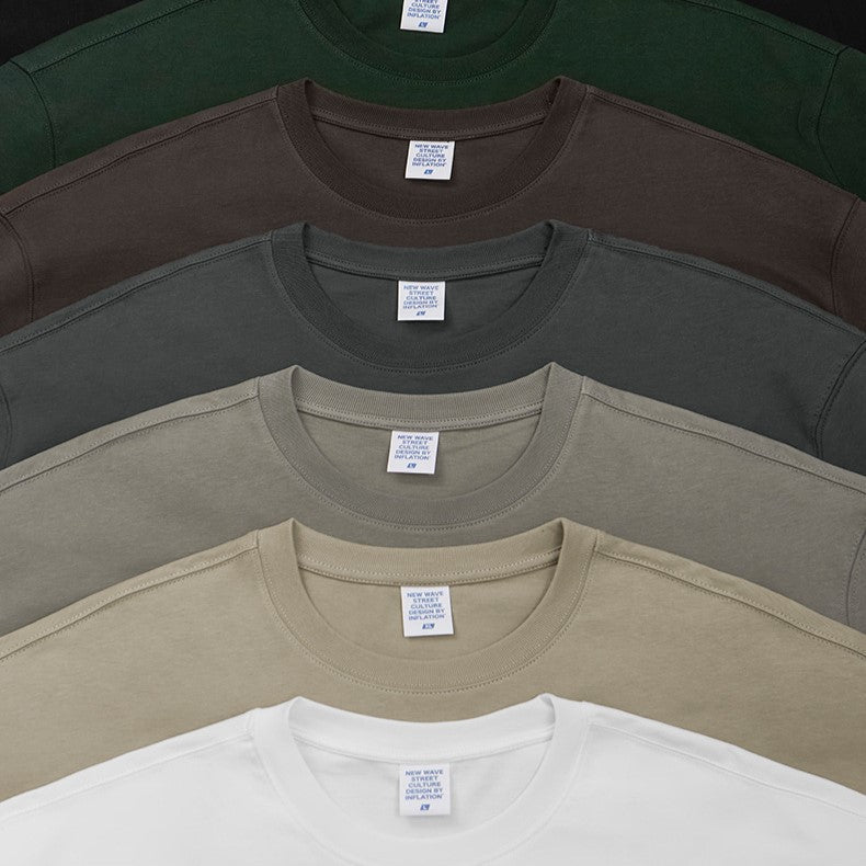 Oversize t-shirt bakifrån som visar den vida och raka passformen