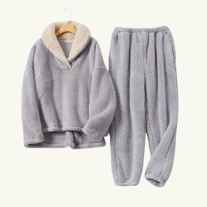 Mysigt fleece-set för dam i neutral färg, perfekt som hemmakläder
