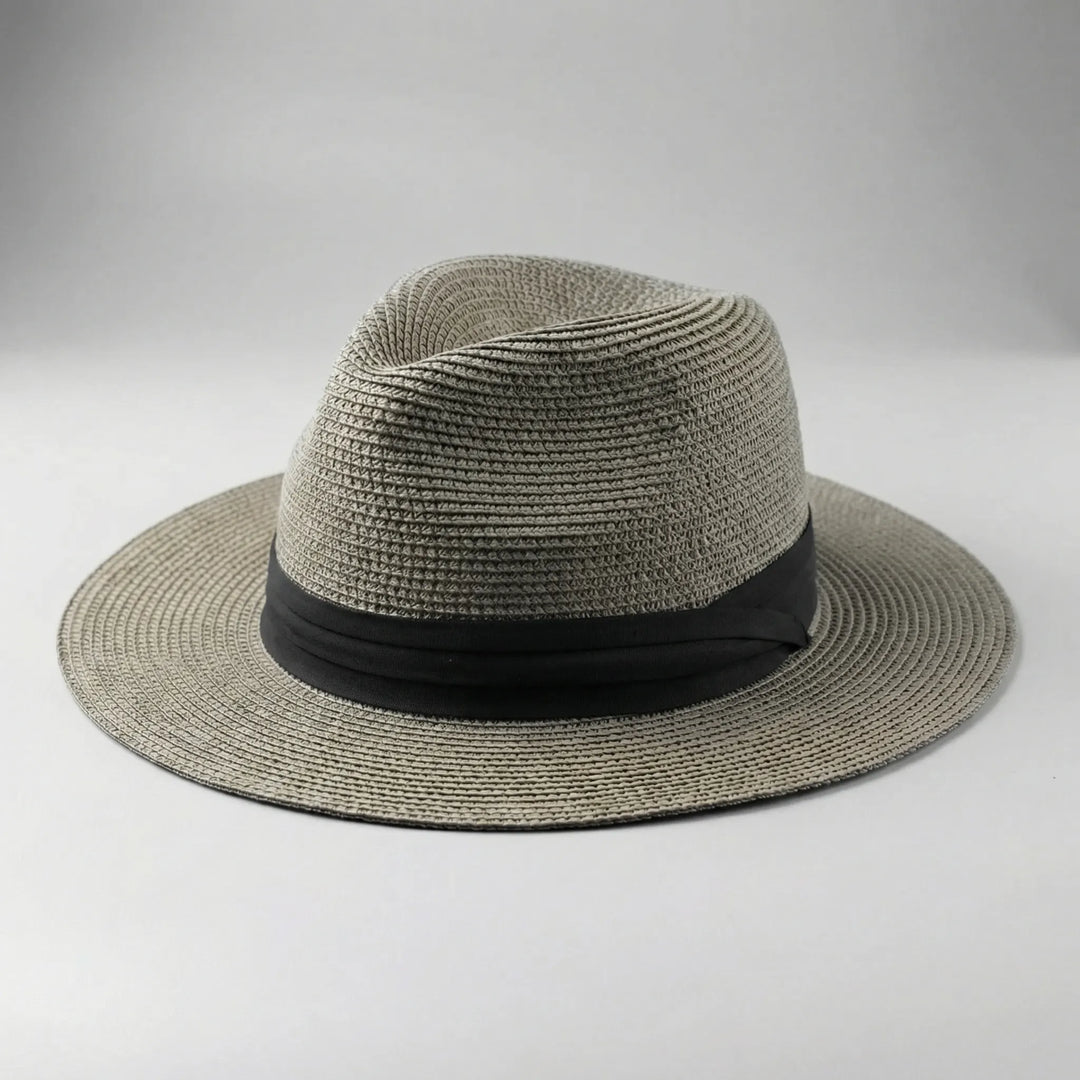 Trendig strandhatt och herraccessoar för en elegant look