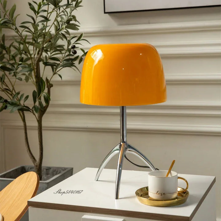 LumiTripod orange LED-skrivbordslampa med matchande mugg