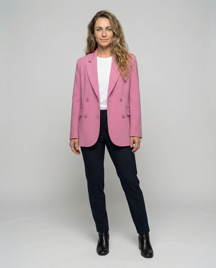 Elegant damlaver med knäppning och stilrena detaljer