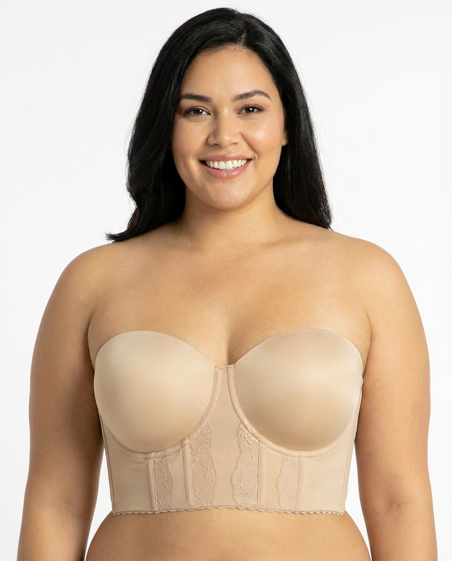 Modell som visar ljus beige axelbandlös bh framifrån