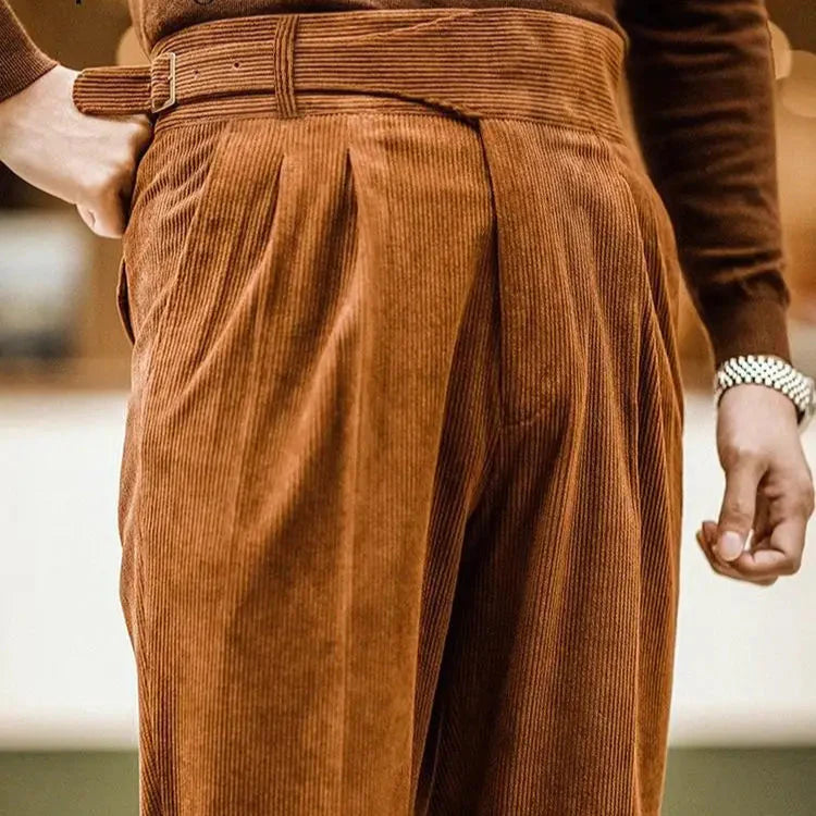 Snygga beige vardagsbyxor för män i bekväm retrostil
