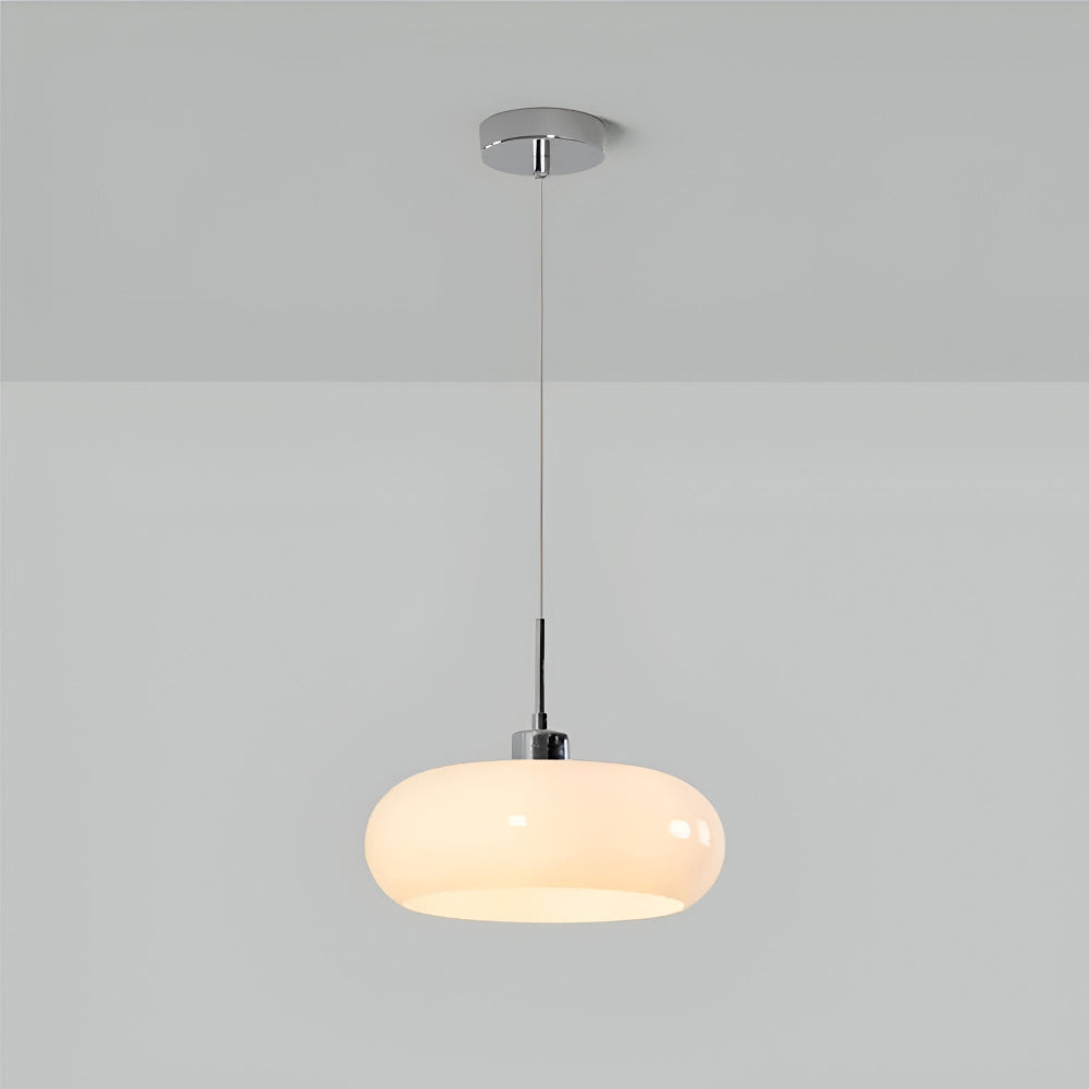 Ljuseffekt från mönstrat glas på rund taklampa