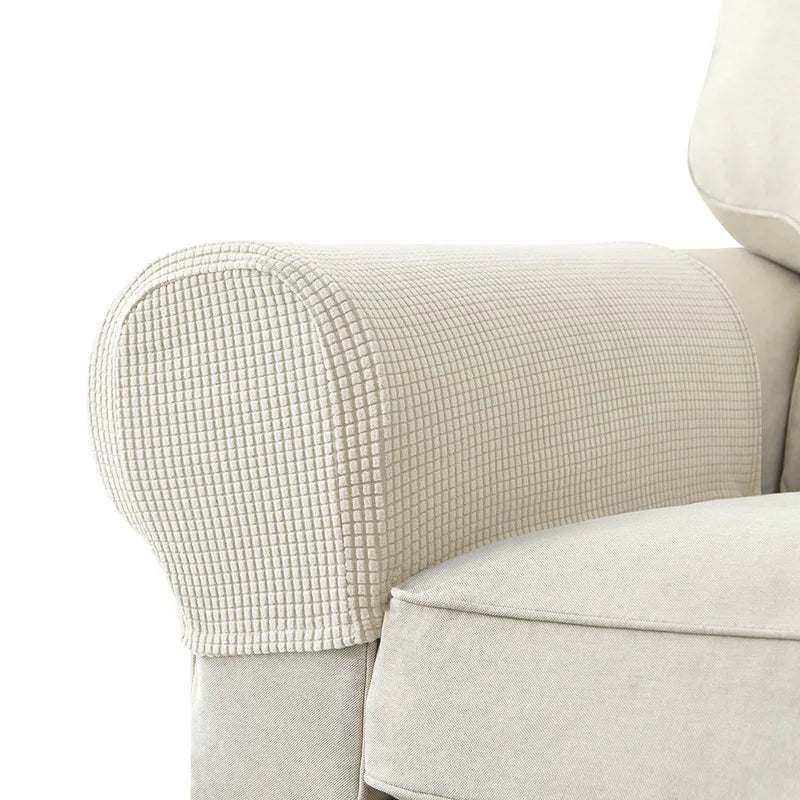 Komplett set med stretchiga armstödsskydd för soffan i skandinavisk stil.