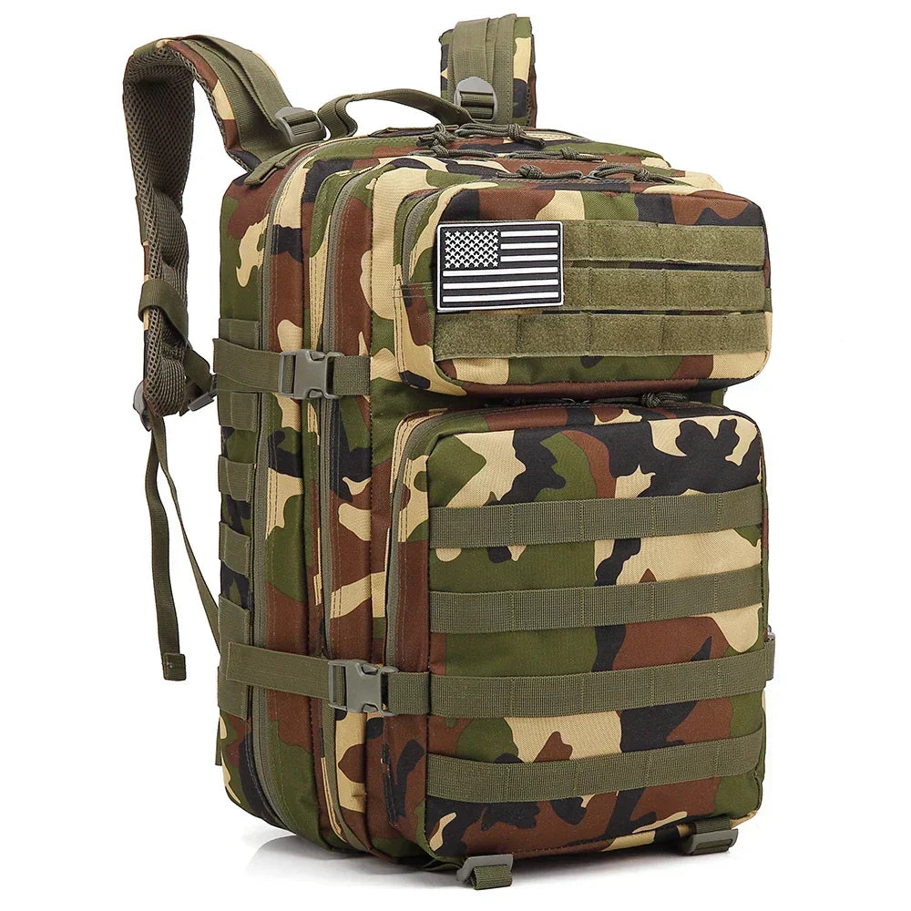 Stilren design på 45L militärryggsäck för natur och stad