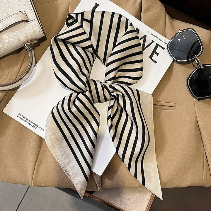 Elegant rutig scarf för damer som vill ha det lilla extra
