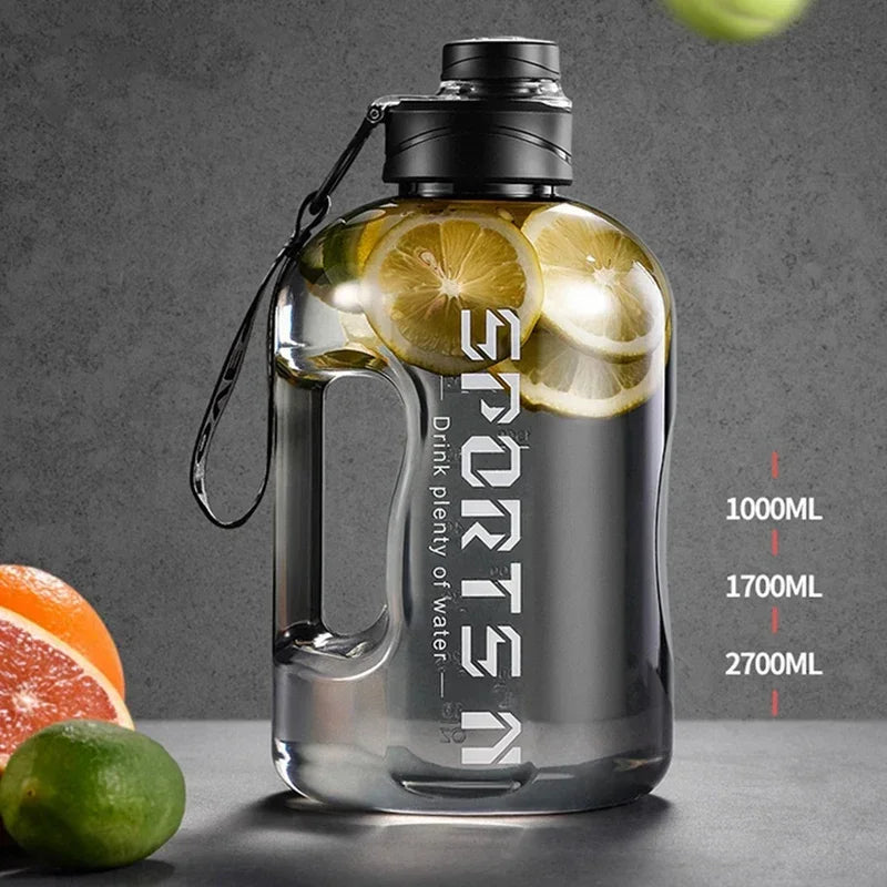Stor drickflaska 1,7L i Tritan för träning och gym