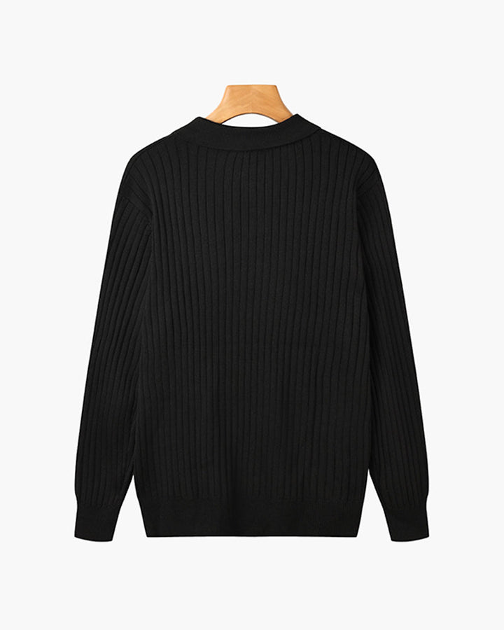 Slim fit herrtröja med v-hals och lång ärm i ribbstickat material för vardagsmode