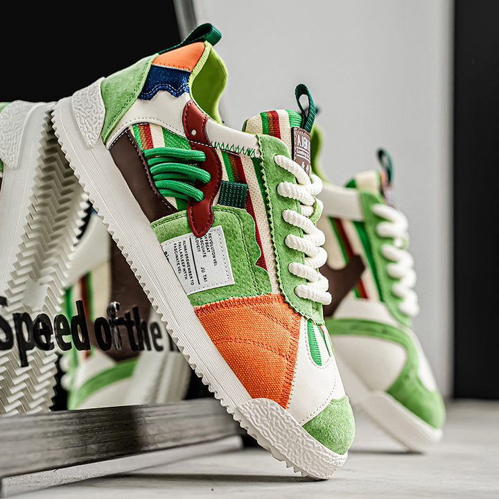 Retrosneakers vinkelbild på blank yta