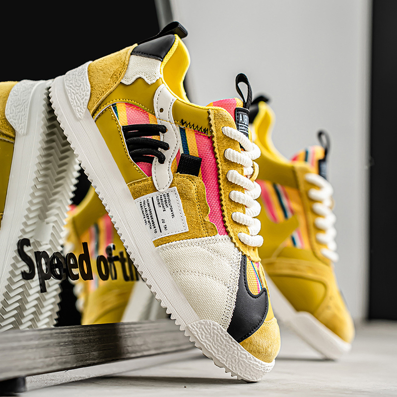 Stilfulla retrosneakers i levande färgmix