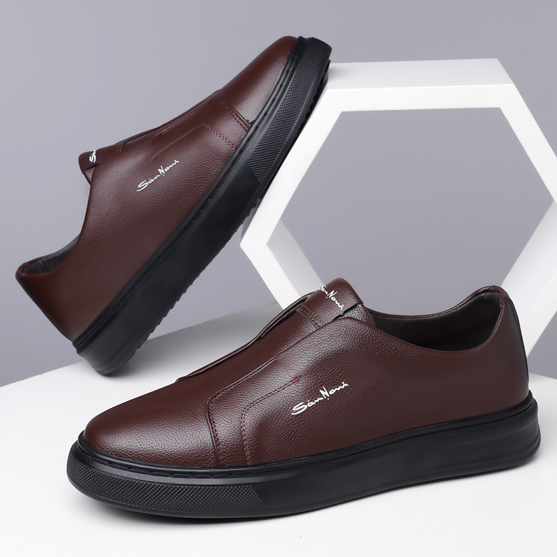 Sula på svarta herrsneakers optimerad för bra grepp