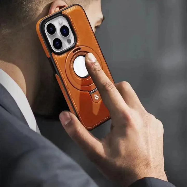 Visning av brunt iPhonefodral med uppfällt ringställ