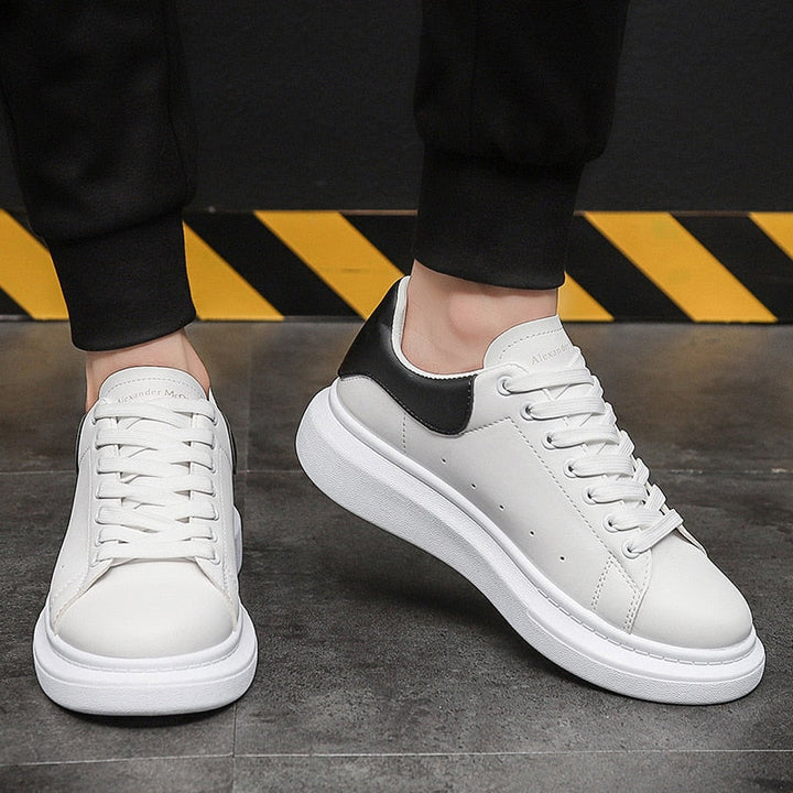 Snygga svarta mode sneakers för dam i lättviktsmaterial