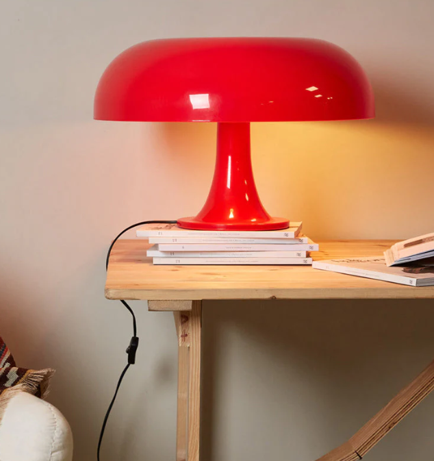 Närbild på designad svamplampa som visar den unika formen