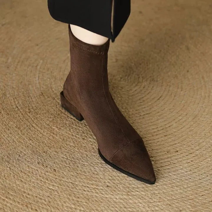 Bruna ankelboots med blockklack för dam