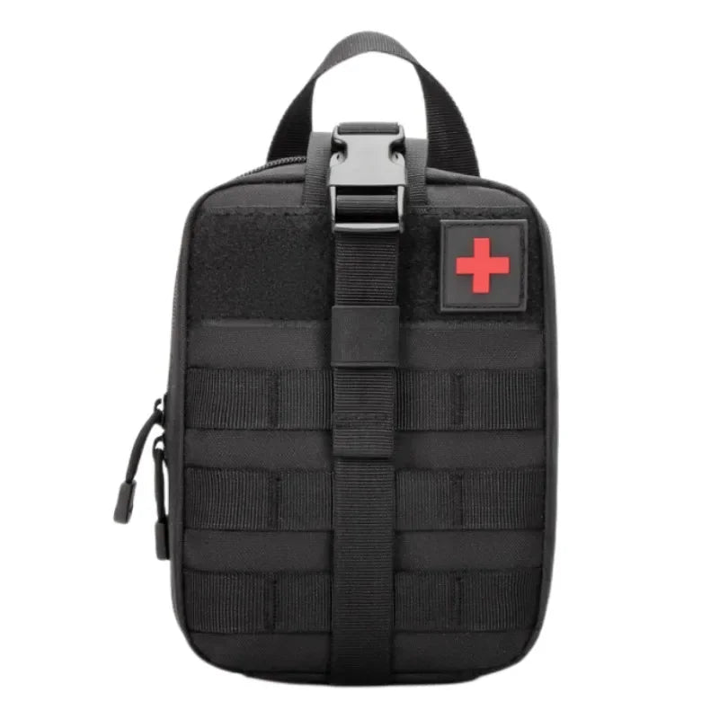 Svart taktiskt medicinfodral med MOLLE-remmar och handtag