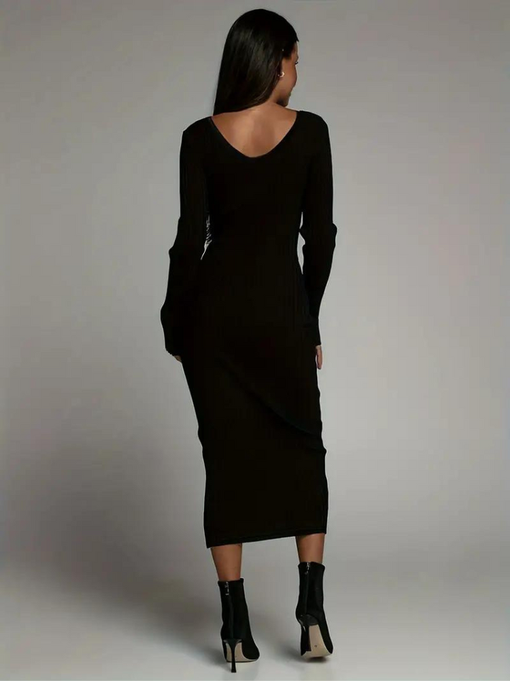 Helhetsbild på långärmad ribbad bodycon klänning för dam
