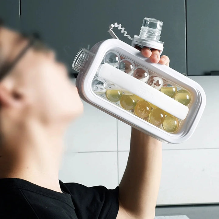 Person som dricker direkt ur den smarta ishinkskannan